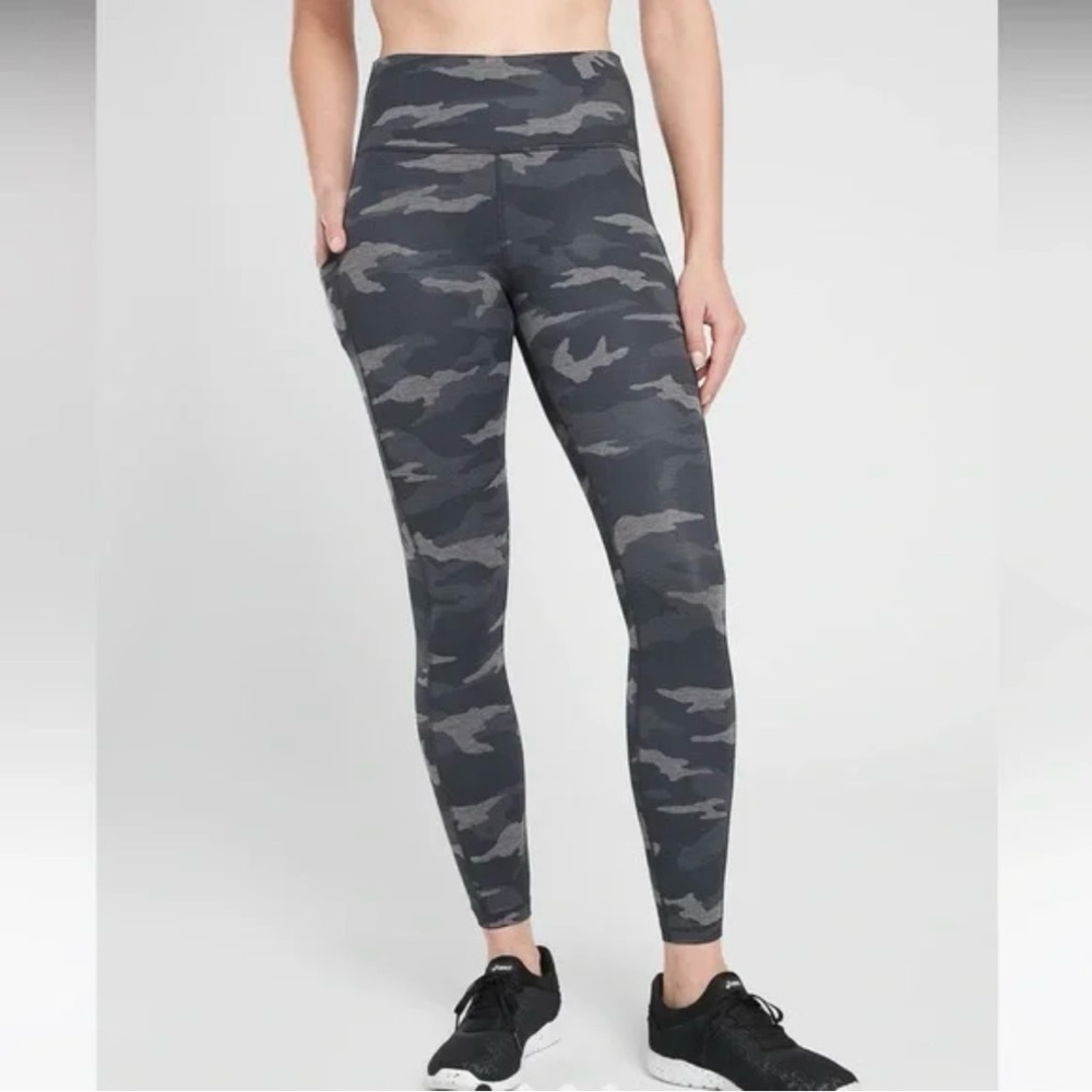 Athleta | Ultimate Stash Pocket Camo 7/8 Leggings